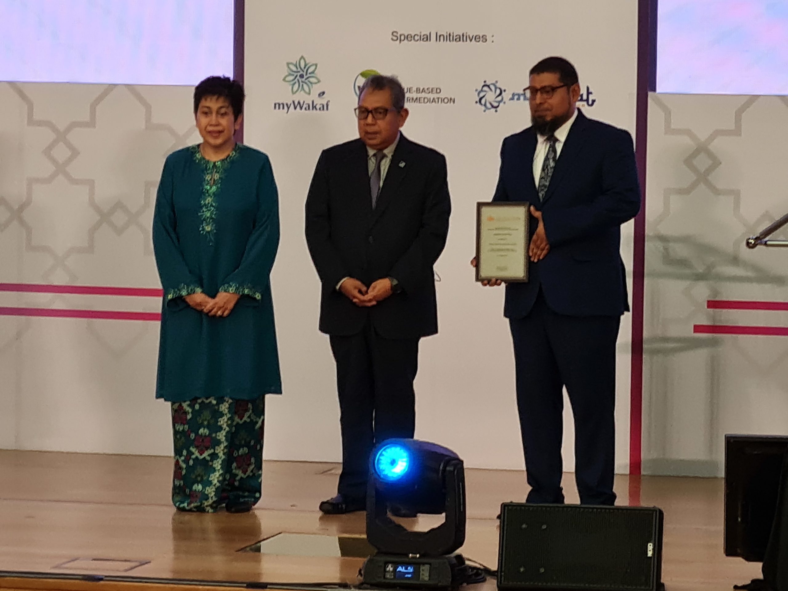 Fintech Founder Umar Munshi Receives the Royal Award For Islamic Finance Emerging Leader Award